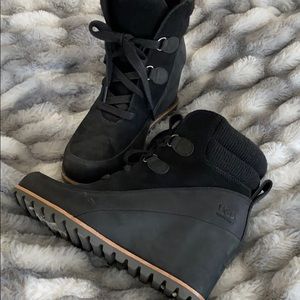 Ugg waterproof booties SZ 8
